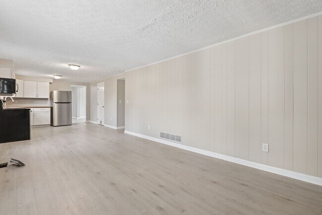 Building Photo - 953 S Spring Rd