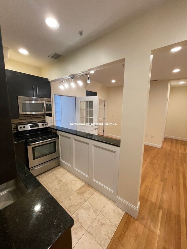 Building Photo - 1801 Beacon St