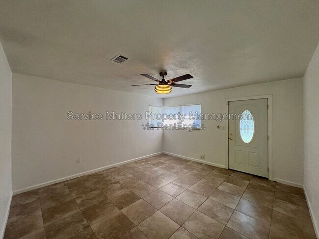 Building Photo - 121 Berkley Dr