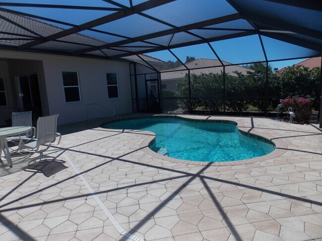 Primary Photo - 1289 N Hunt Club Dr