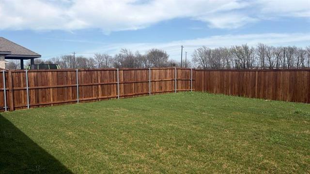 Building Photo - 2213 Maple Cir