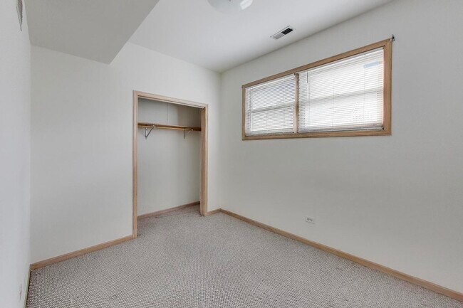 Building Photo - 1423 W Cortez St