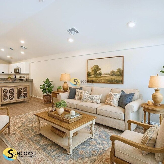 Building Photo - 815 Pineaire St