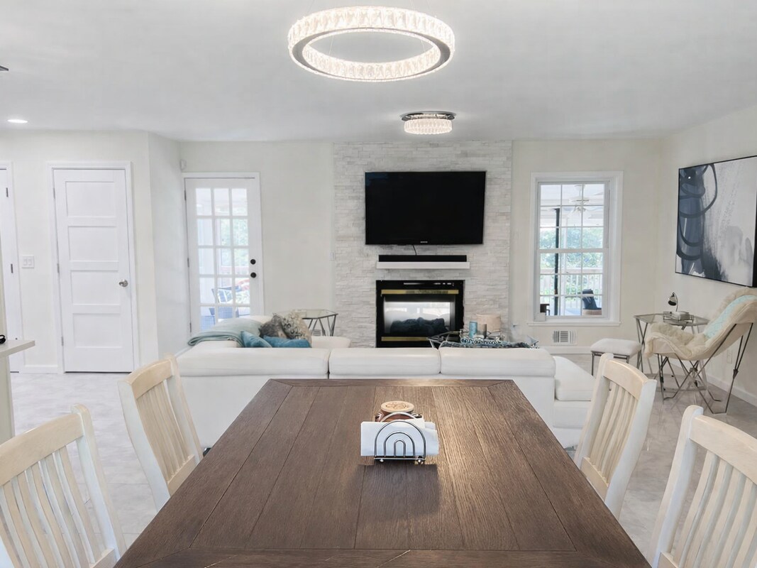 Building Photo - 2124 Zelda Dr NE