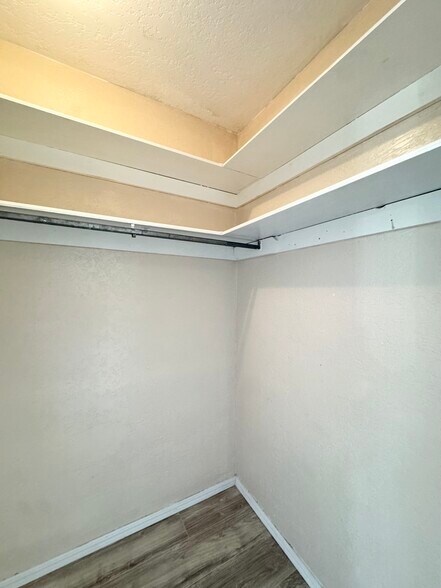 Building Photo - 401 NE 115th St