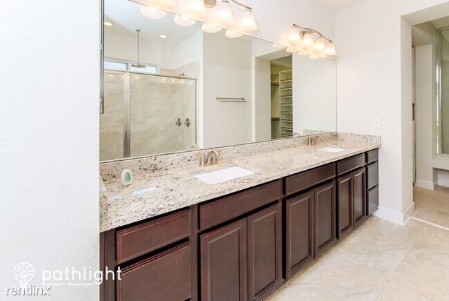 Building Photo - 4 br, 3 bath House - 33 Paradise Valley Dr