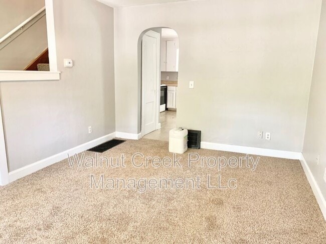 Building Photo - 1911 E 34th St