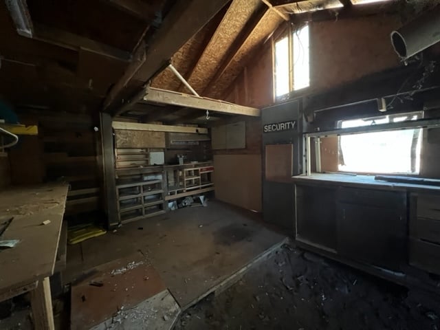 Building Photo - 372 Park St