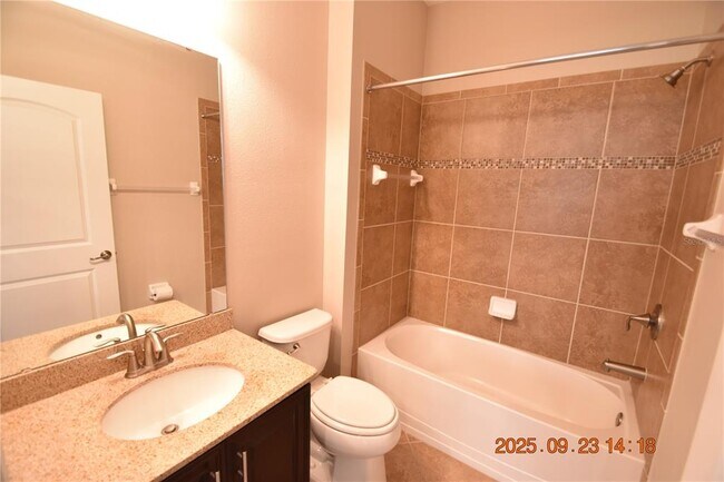 Building Photo - 15660 Starling Water Dr