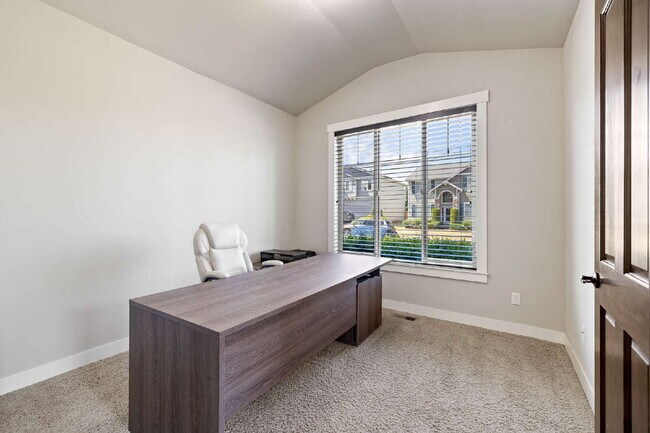 Building Photo - **Stunning Luxury Home in Desirable Mukilteo for RENT!** Available August 25th for MOVE IN