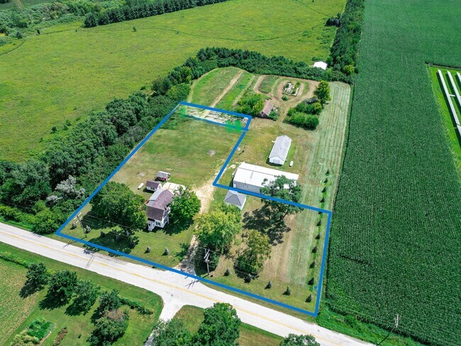 Building Photo - 7496 Wolf Rd