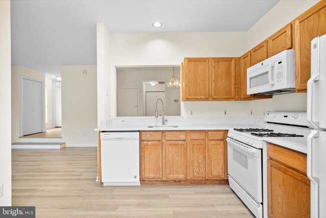 Building Photo - 44226 Mossy Brook Square