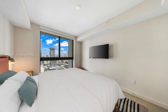 Building Photo - 11 NE 6th St