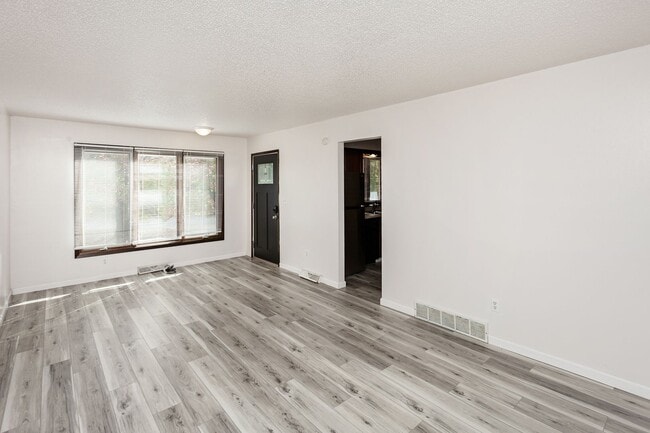 Building Photo - 1020 Williams St