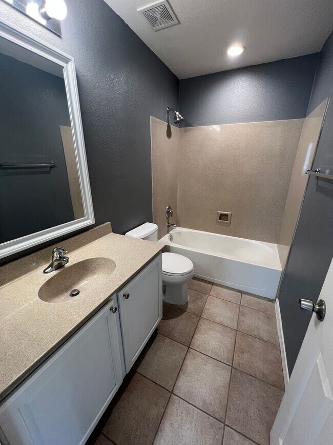 Building Photo - 3 Bedroom - 2 story home in Rancho Sahuarita