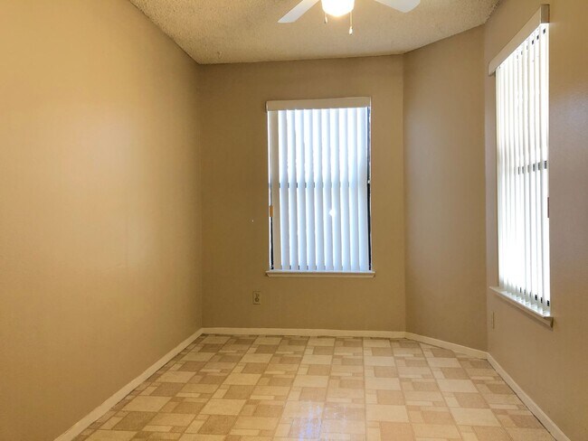 Building Photo - 304 Crosswind Way