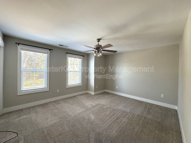 Building Photo - 102 N Dunn St