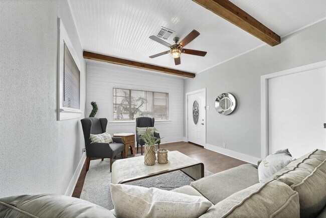 Building Photo - 4824 Avenue O 1/2