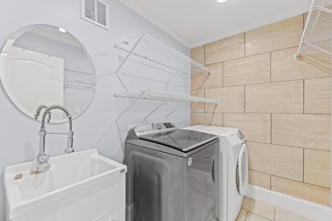 Building Photo - 3211 Winding Trail