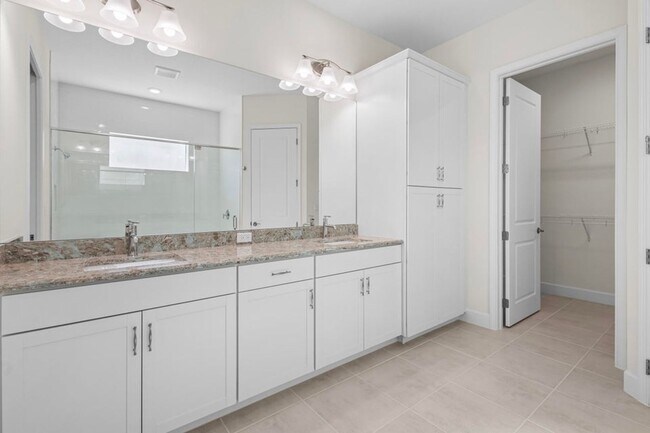 Building Photo - 14184 Lacebark Ln