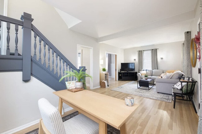 Building Photo - 713 Crosby St