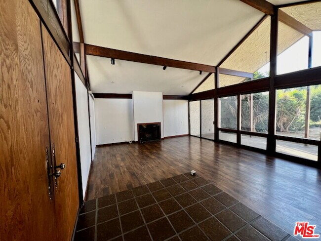 Building Photo - 1011 El Segundo Dr