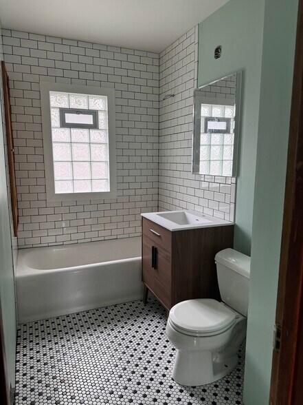 Bathroom - 2551 N Fratney St