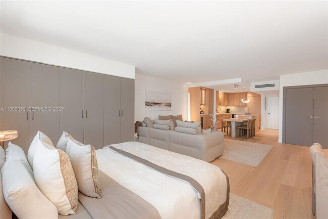 Building Photo - 2301 Collins Ave