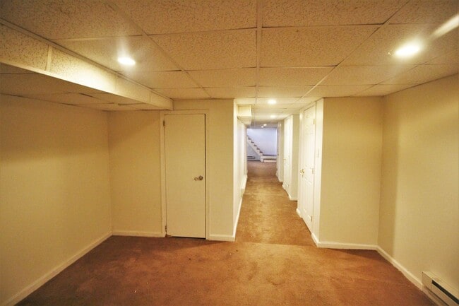 Building Photo - 2026/2027 JHU Off-campus housing for 2019 5bd/2ba w/ W/D! Available 6/9/26!