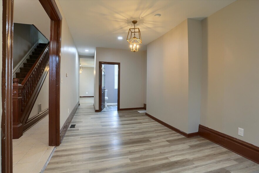 Building Photo - 2122 Jefferson St