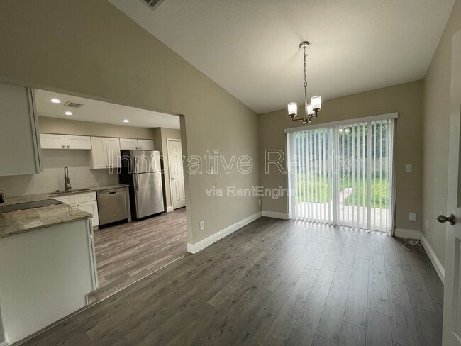 Building Photo - 6518 Cocos Dr