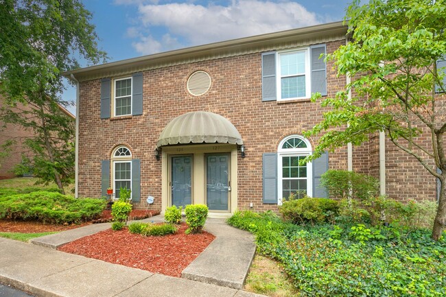 Building Photo - 127 Lakebrink Dr