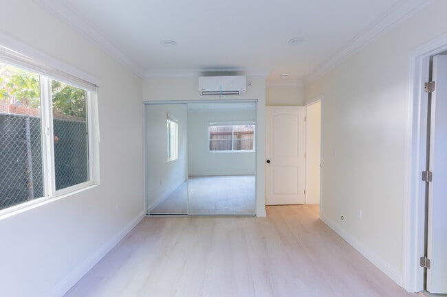 Building Photo - 130 S Harper Ave