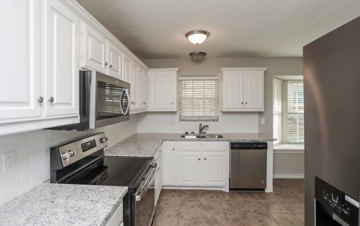 Building Photo - 2311 Statler Dr