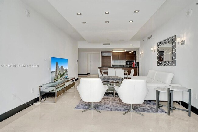 Building Photo - 465 Brickell Ave