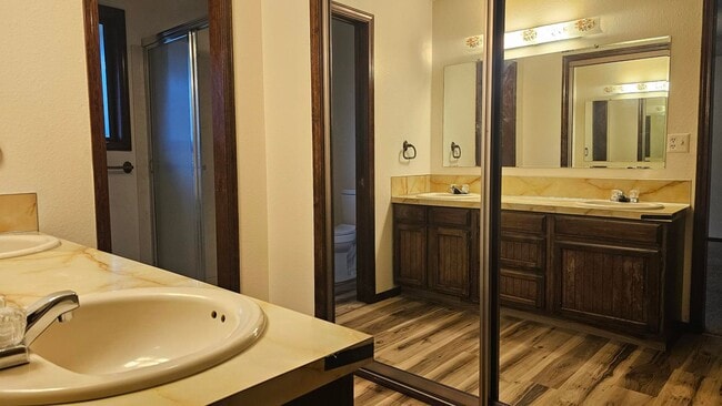 Building Photo - Make This West Boise Home Your Holiday Haven — 3 Beds, 2 Baths!