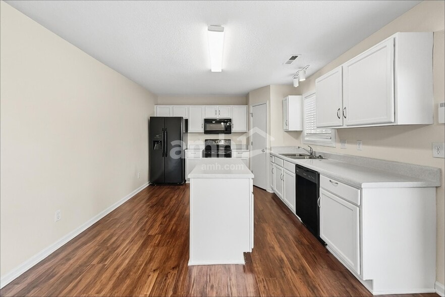 Building Photo - 808 Topsail Dr