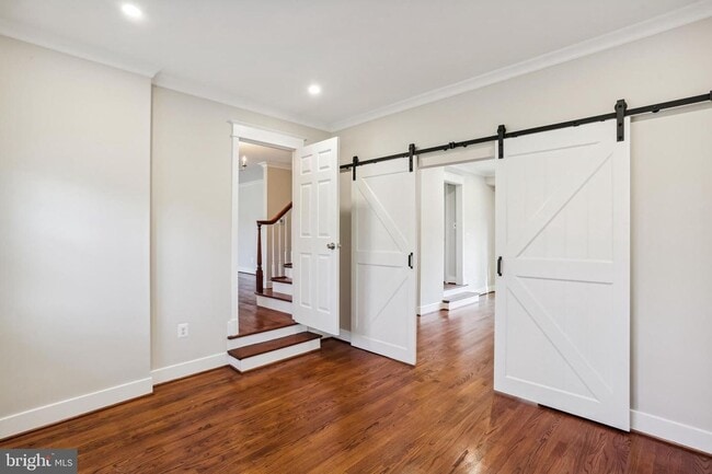 Building Photo - Renovated 4 Bed, 2.5 Bath in Wyngate WITH LAWN CARE INCLUDED!