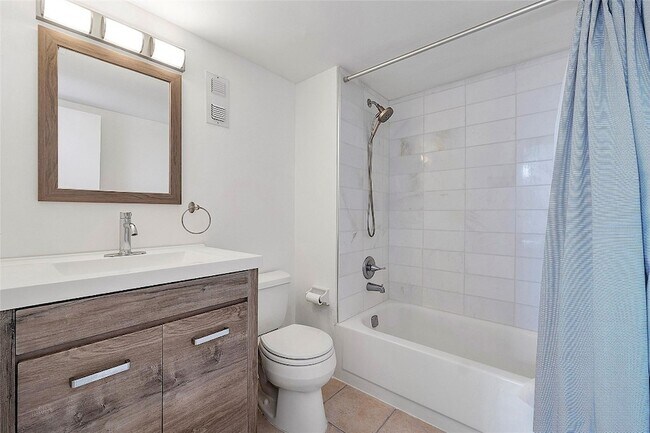 Building Photo - 5300 NE 24th Terrace