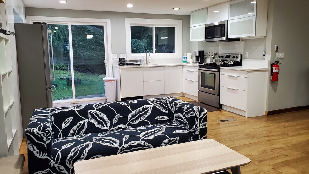 Building Photo - 1803 N 200th St