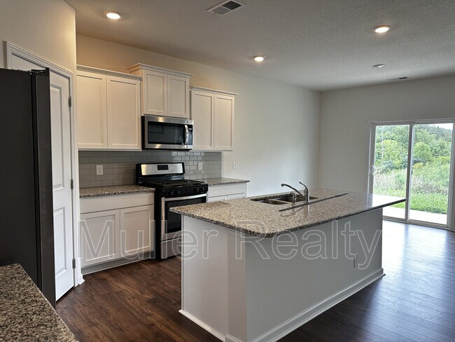 Building Photo - 6048 Bayonet Ln