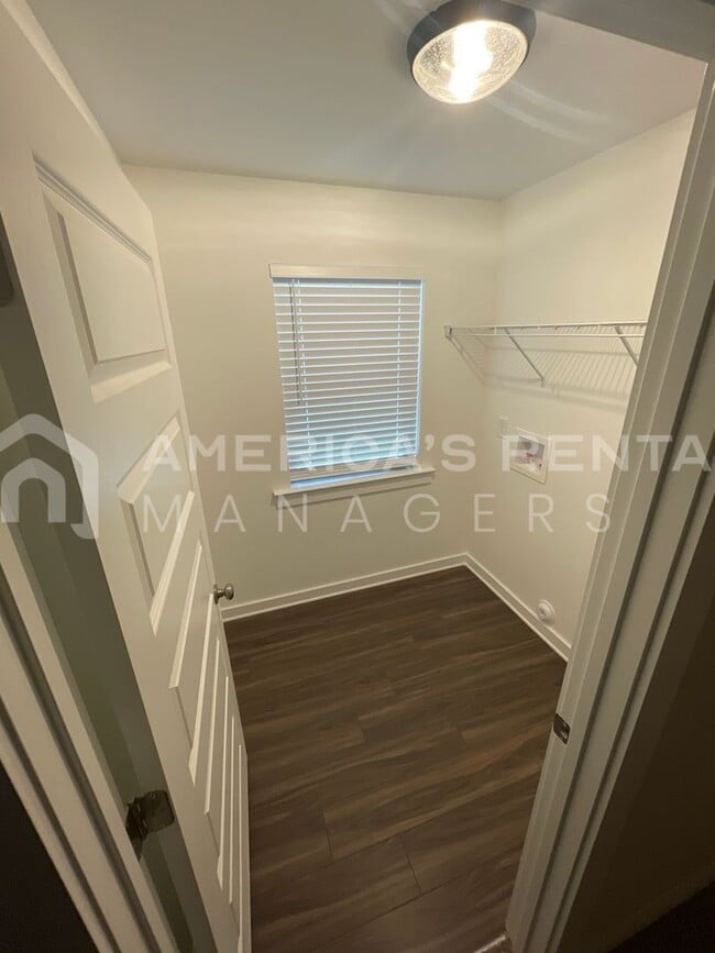 Building Photo - Home for Rent in Oak Grove, AL!!! Available to View with 48 Hour Notice!!!