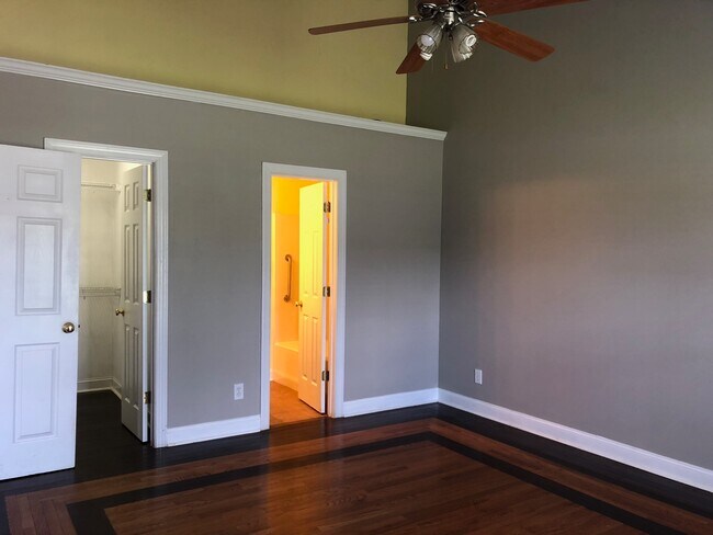 Building Photo - 1213 Pressley Downs Dr SE