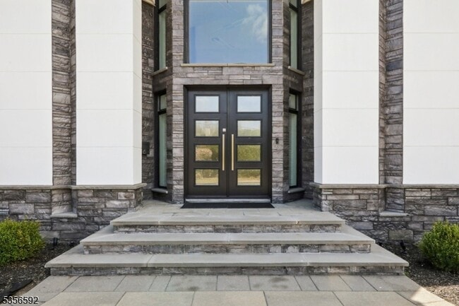 Building Photo - 63 Roberts Rd
