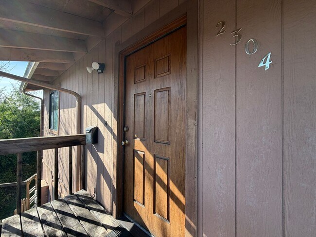 Building Photo - 2304 Arbutus St