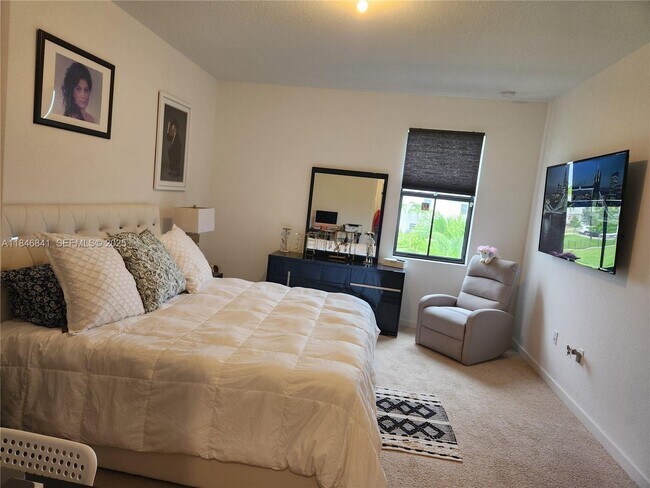 Building Photo - 880 NW 3rd Way