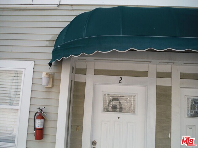 Building Photo - 1821 W 12th Pl