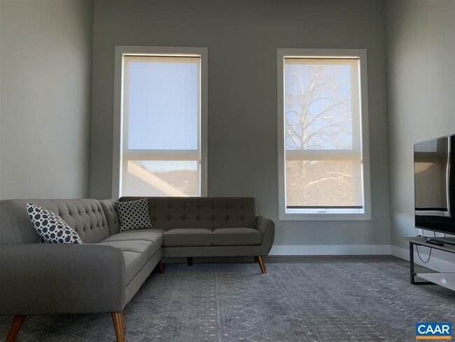 Building Photo - 808 Elliott Ave