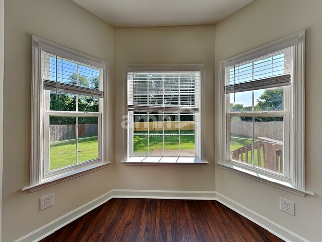 Building Photo - 3047 Romain Trail