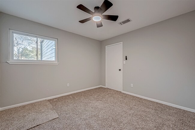 Building Photo - 12802 Sunset Dune Dr